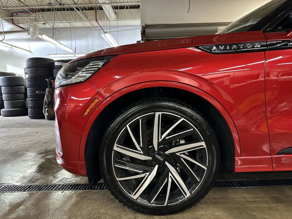 Certified 2025 Lincoln Aviator Black Label w/ Black Label Special Edition AWD/4WD image 19