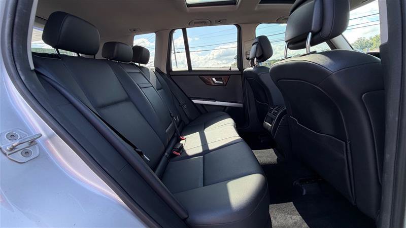Used 2012 Mercedes-Benz GLK 350 4MATIC image 41