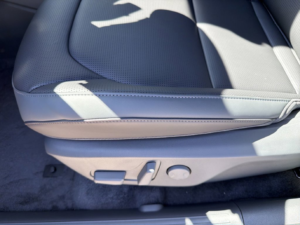 New 2027 Kia EV3 Wind FWD image 15