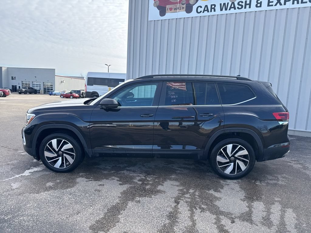 Used 2025 Volkswagen Atlas SE AWD/4WD image 9