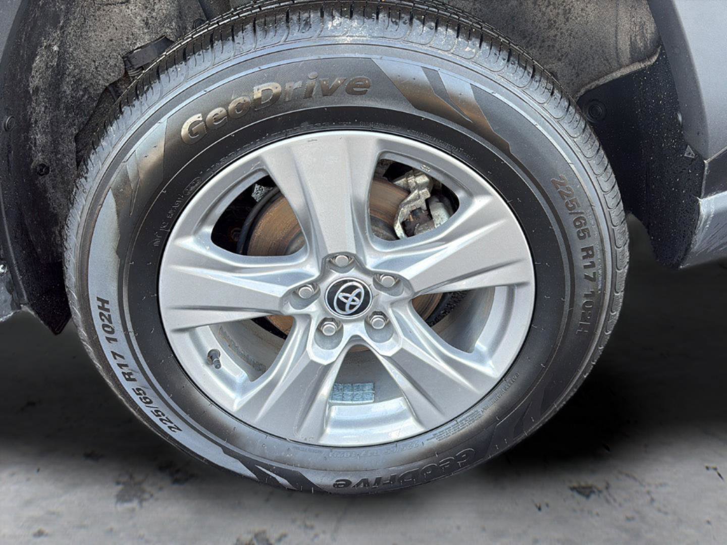 Used 2024 Toyota RAV4 XLE w/ Weather Package image 10