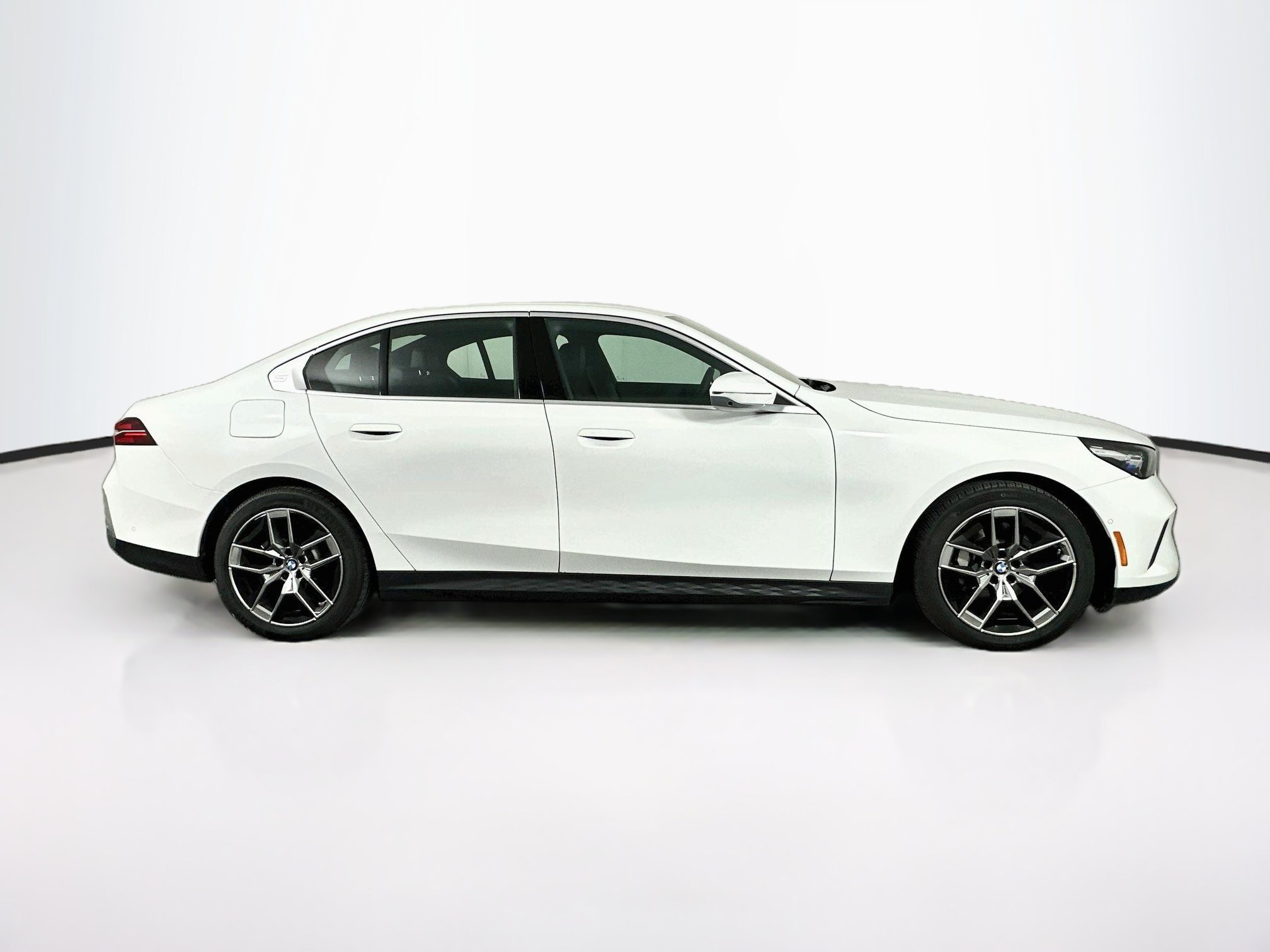 Used 2026 BMW 530i xDrive AWD/4WD image 10