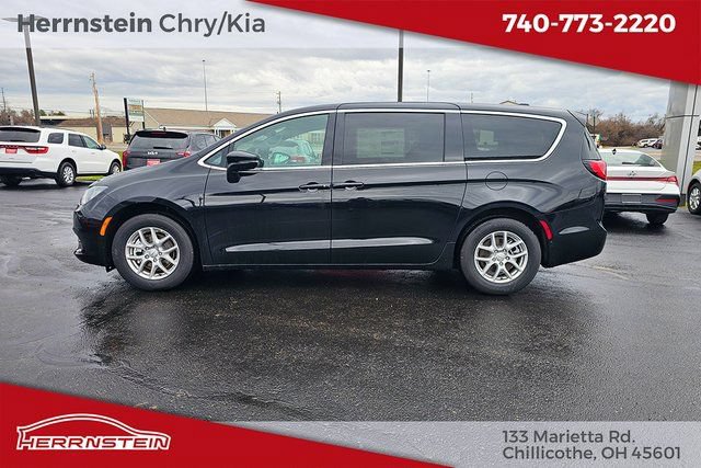 New 2026 Chrysler Voyager LX FWD image 4