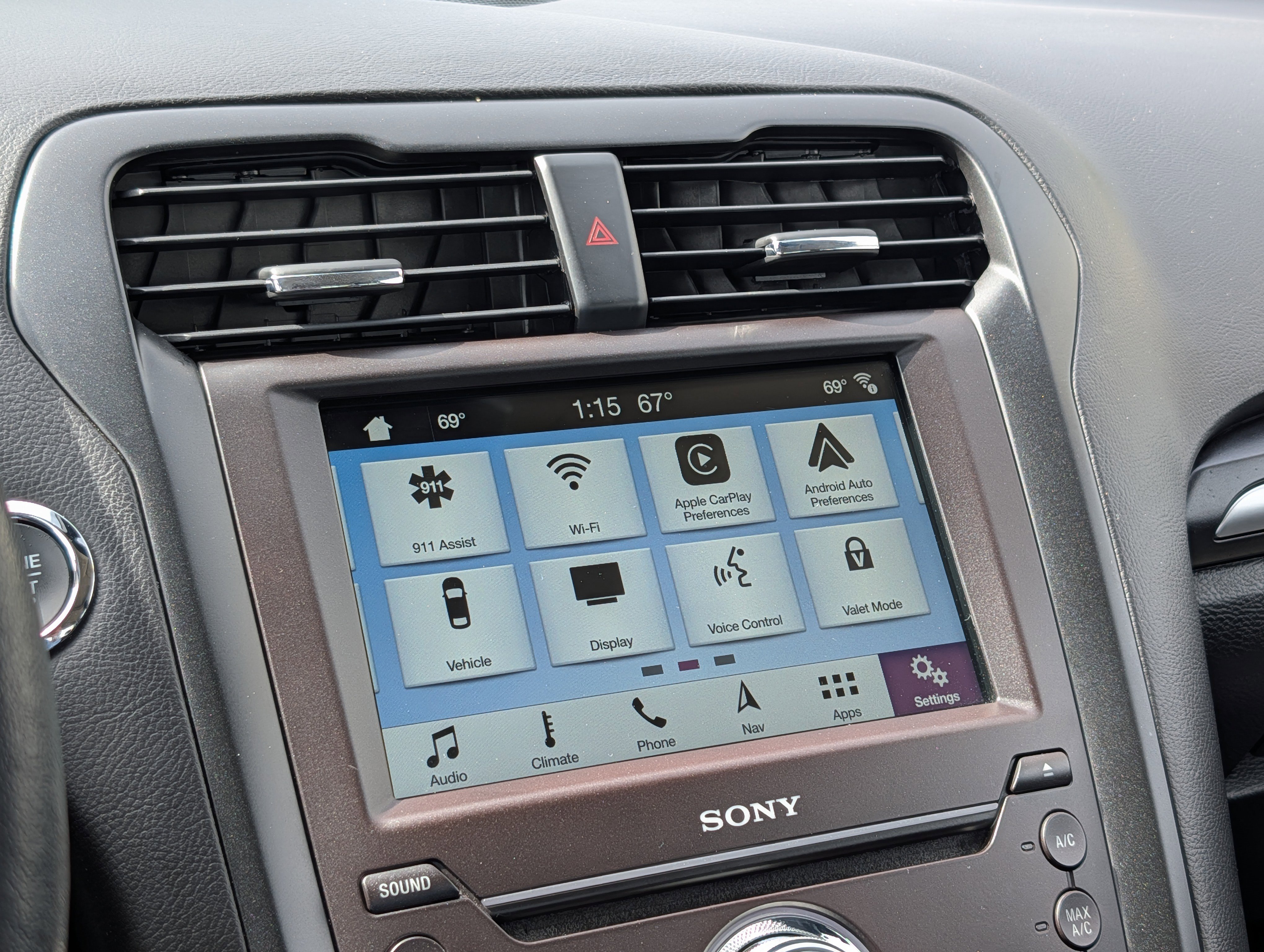 Used 2018 Ford Fusion Titanium FWD image 21