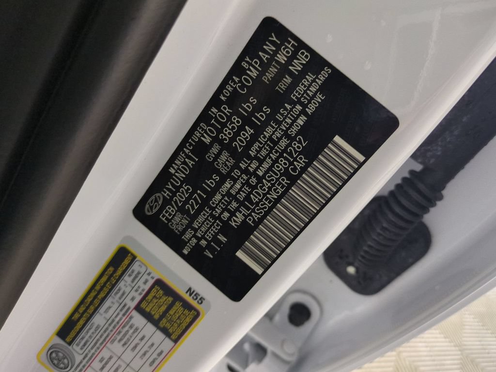 Used 2025 Hyundai Elantra SE FWD image 36