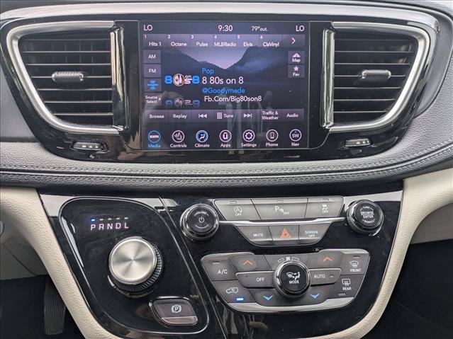 Used 2020 Chrysler Pacifica Limited FWD image 15