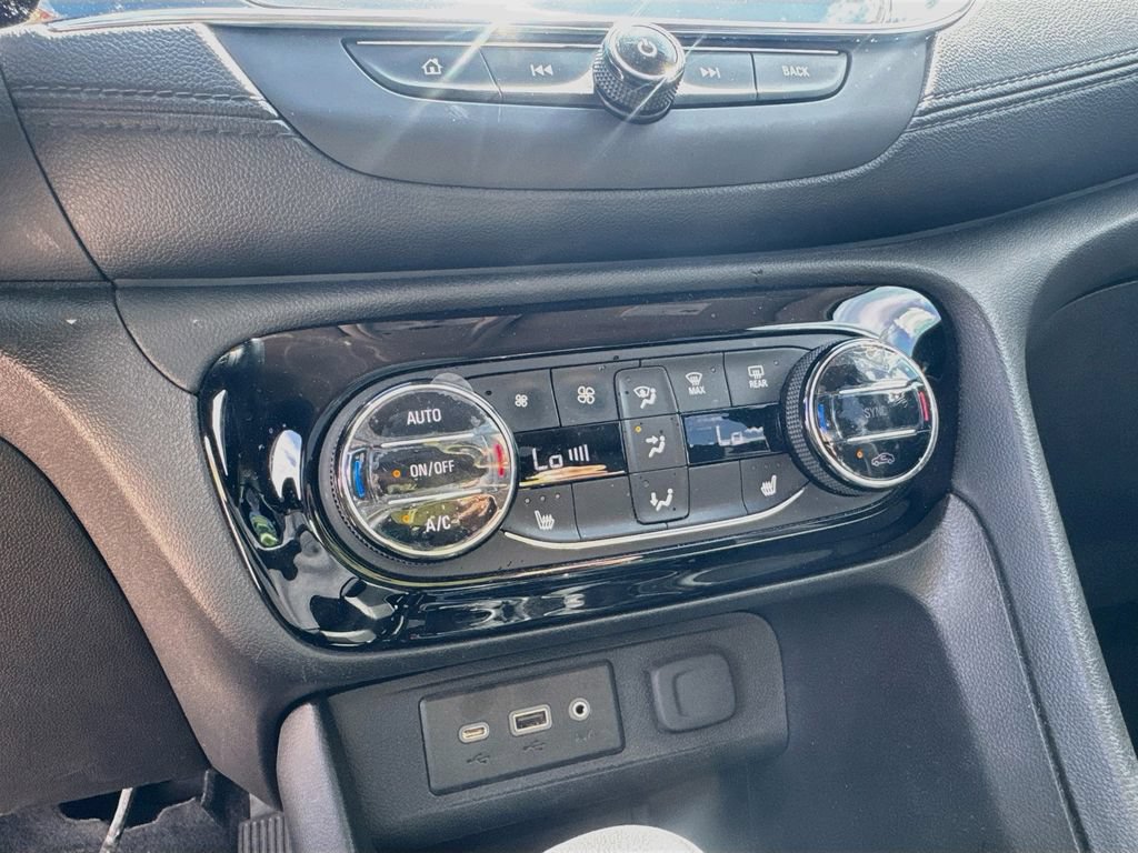 Used 2023 Buick Encore GX Select w/ Safety Package II FWD image 18