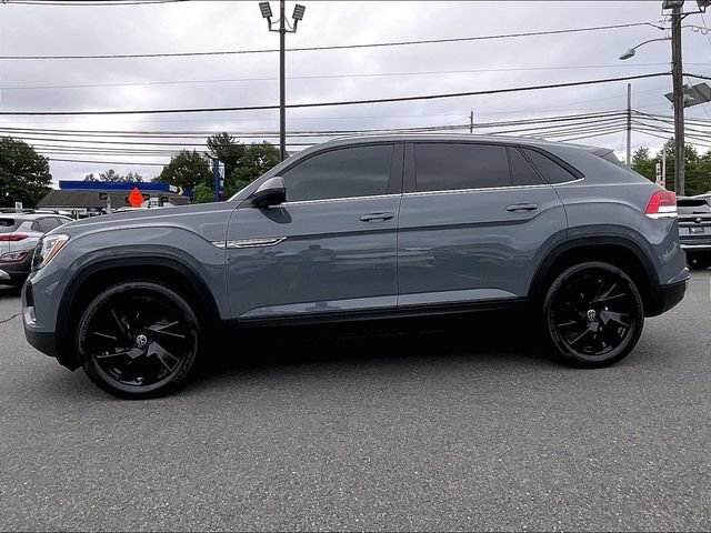 Used 2024 Volkswagen Atlas Cross Sport SE AWD/4WD image 3