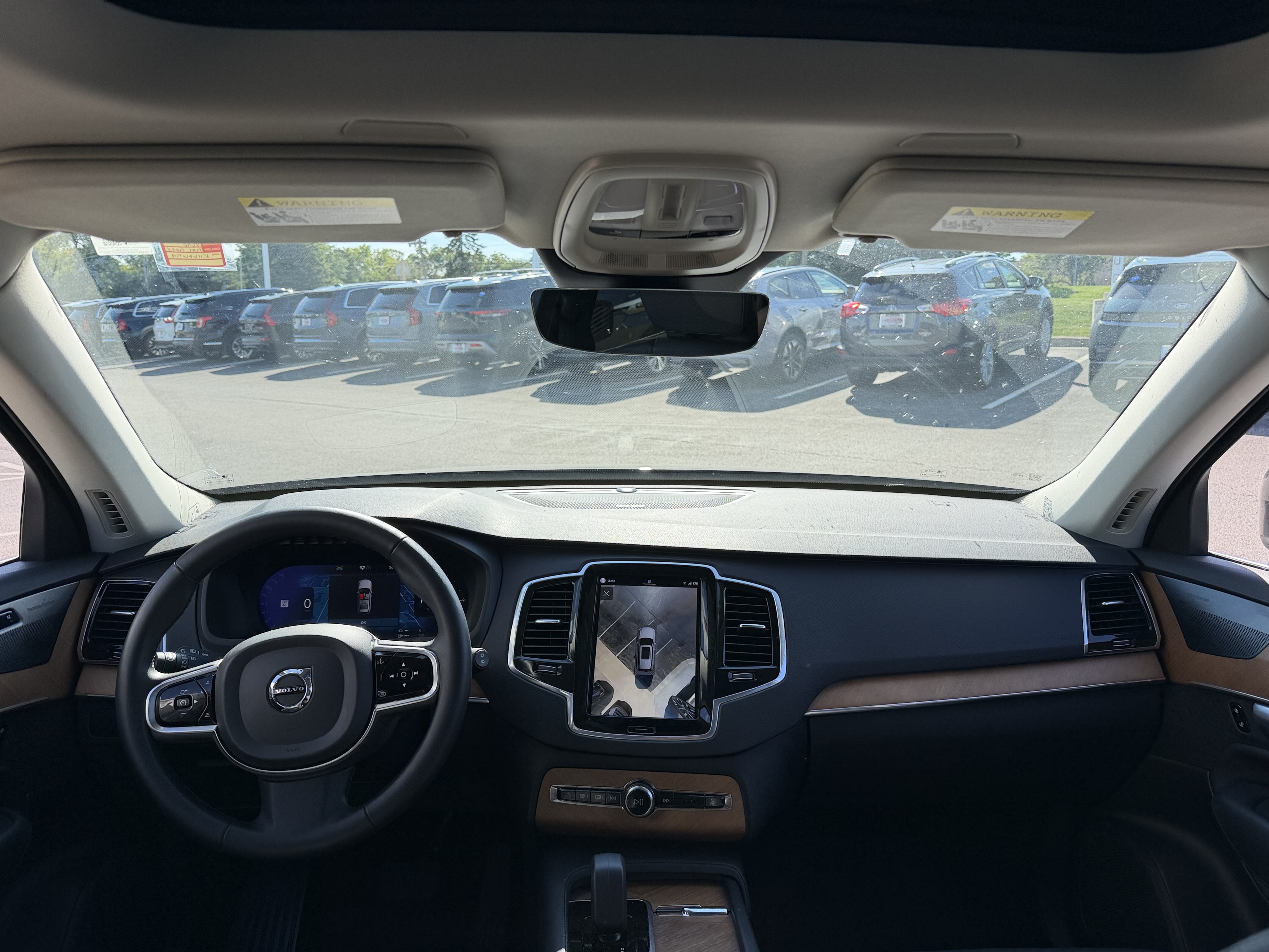 Used 2024 Volvo XC90 T8 Plus w/ Protection Package Premier AWD/4WD image 9