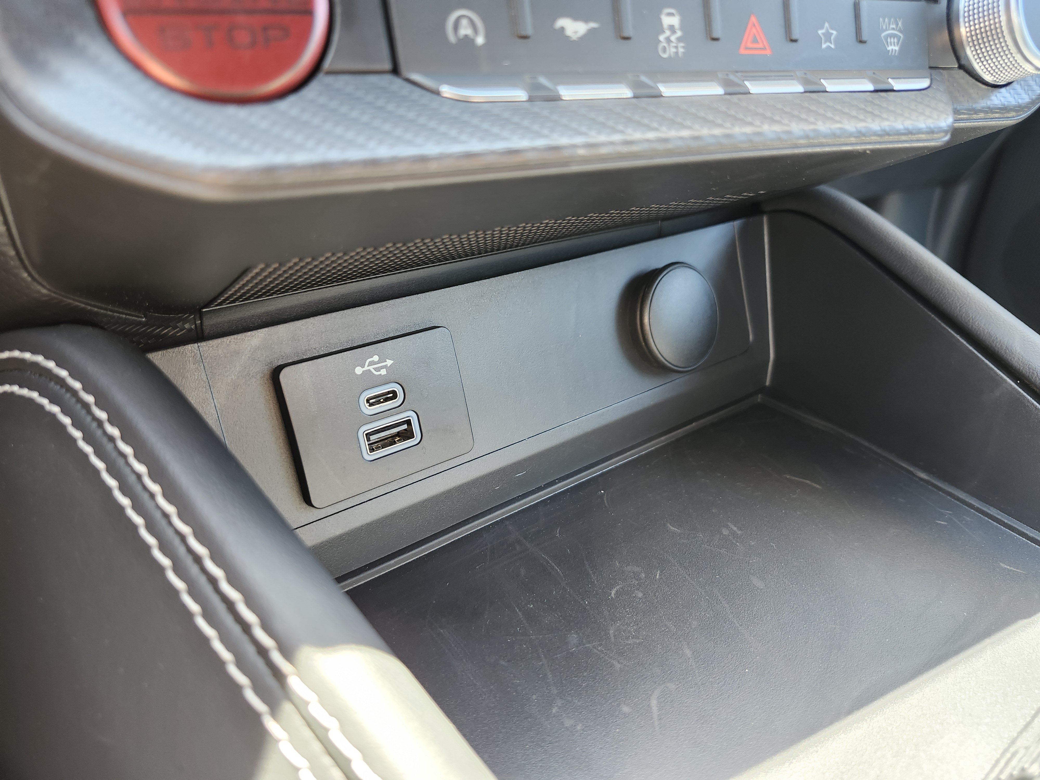Used 2026 Ford Mustang Premium RWD image 33
