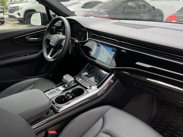 Used 2025 Audi Q7 3.0T Premium Plus AWD/4WD image 19