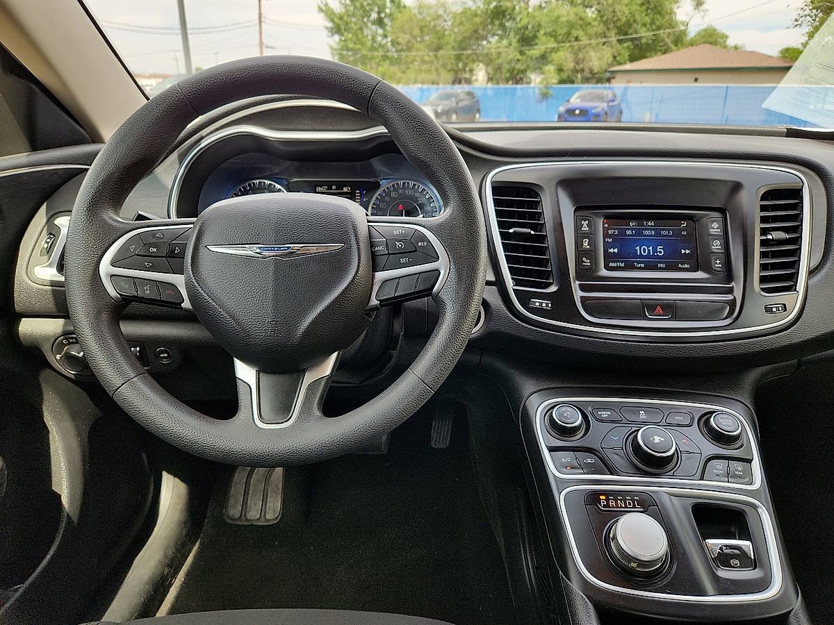 Used 2016 Chrysler 200 Limited image 6