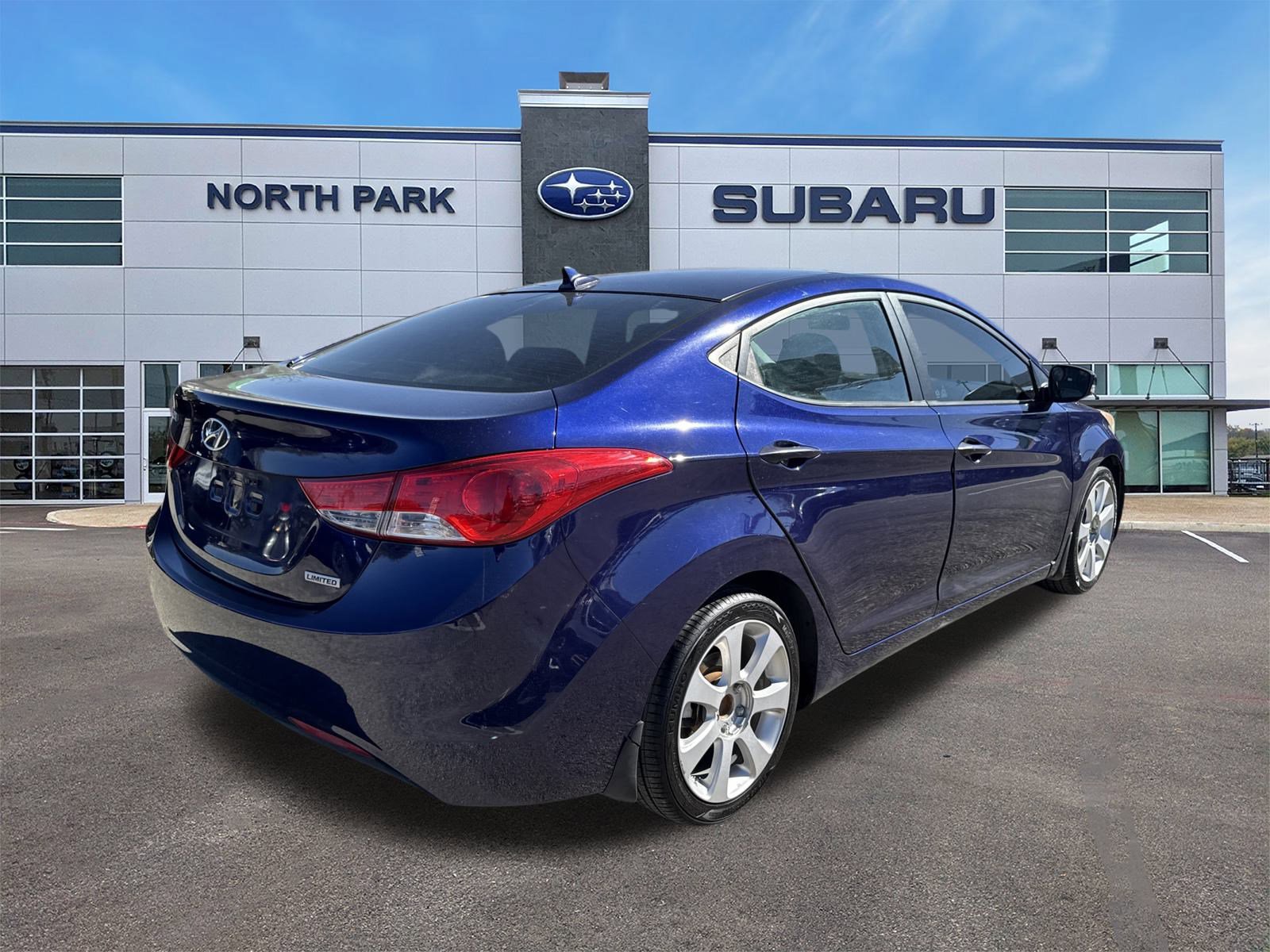Used 2013 Hyundai Elantra Limited w/ Technology Pkg image 3