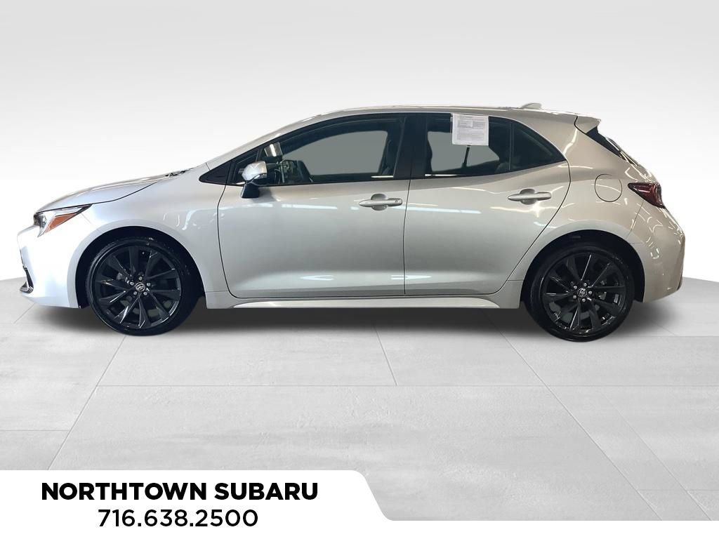 Used 2025 Toyota Corolla XSE FWD image 2