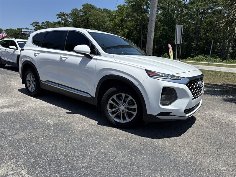Used 2020 Hyundai Santa Fe SE FWD image 3