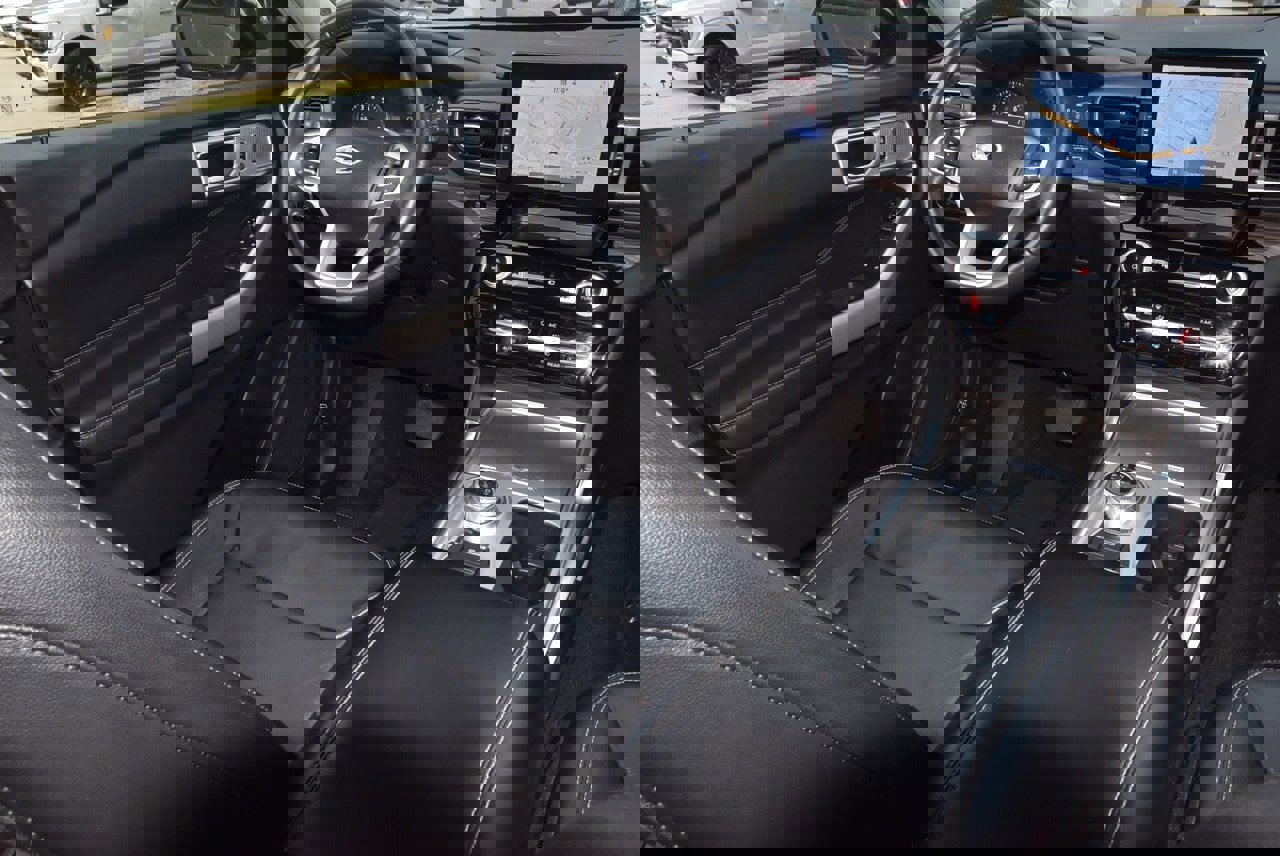 Certified 2023 Ford Explorer Limited image 16