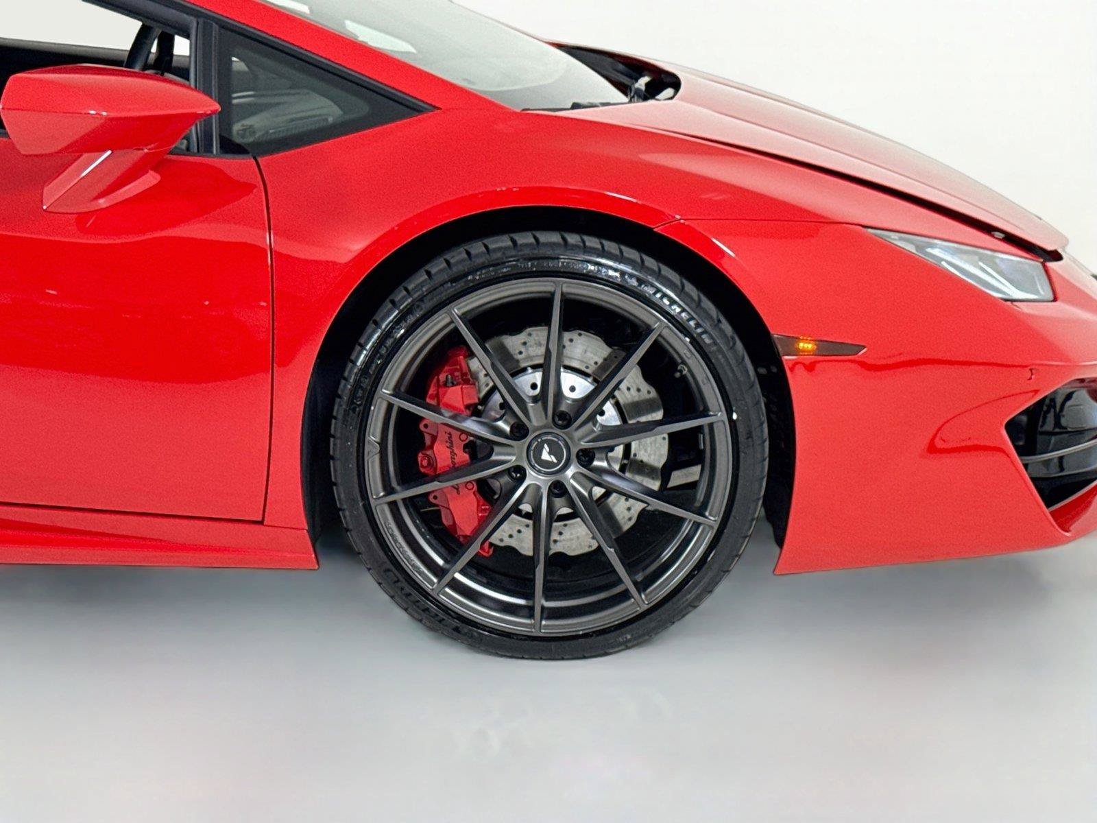 Used 2016 Lamborghini Huracan LP 580-2 RWD image 36