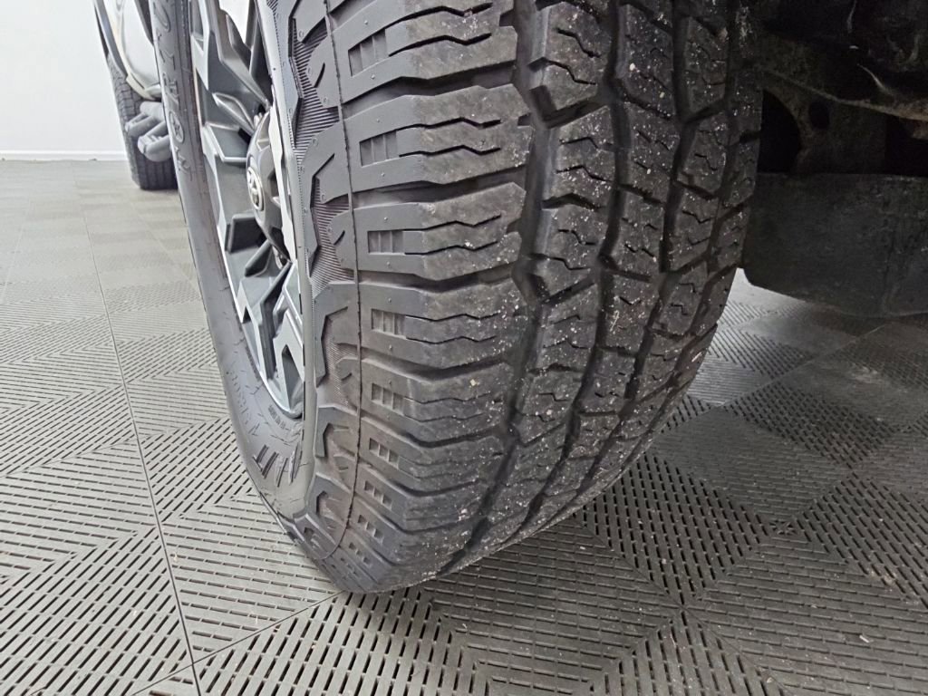 Used 2016 Toyota Tacoma TRD Off-Road w/ Towing Package AWD/4WD image 43