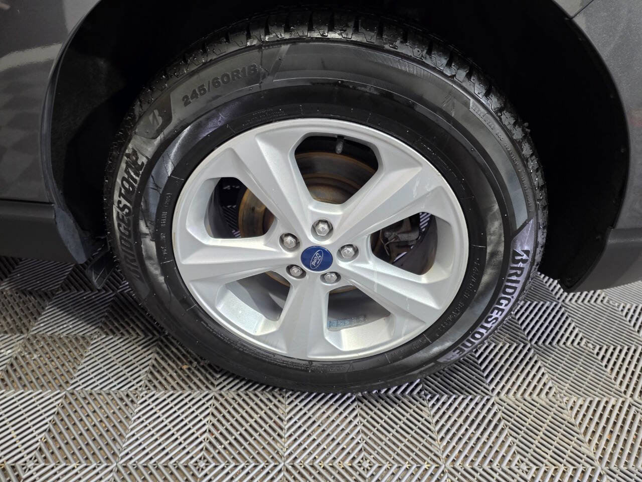 Used 2019 Ford Edge SE image 30