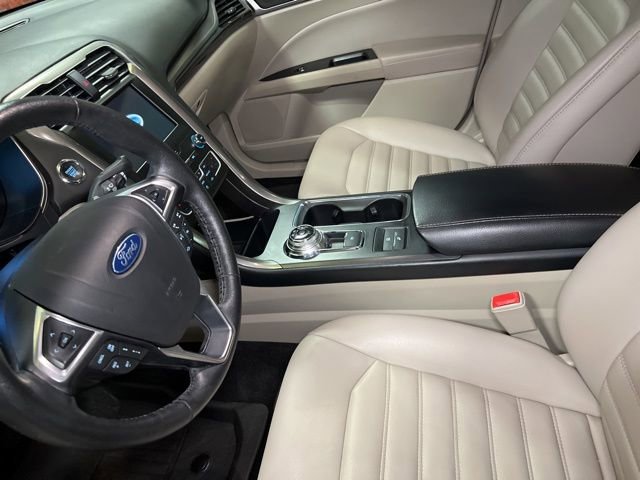 Used 2019 Ford Fusion SEL image 23