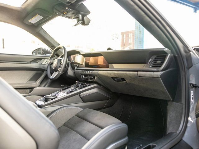 Used 2025 Porsche 911 Carrera 4 GTS image 47