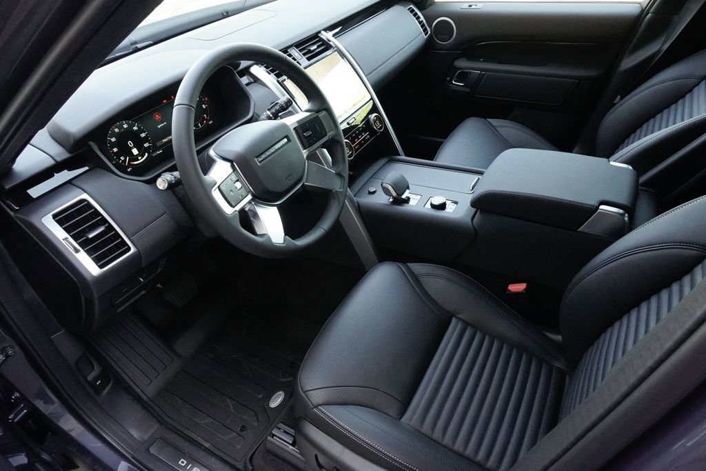 New 2026 Land Rover Discovery S AWD/4WD image 18