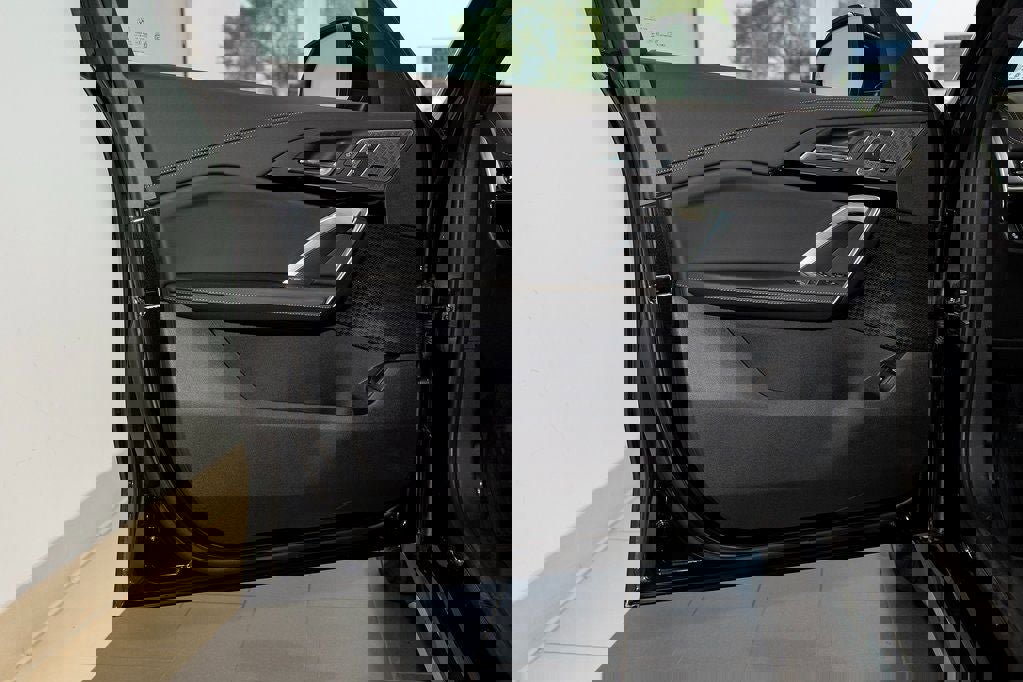 Used 2025 BMW X1 xDrive28i w/ Technology Package image 12