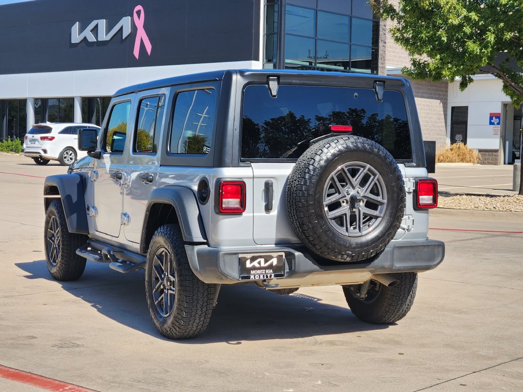Used 2024 Jeep Wrangler Unlimited Sport AWD/4WD image 3