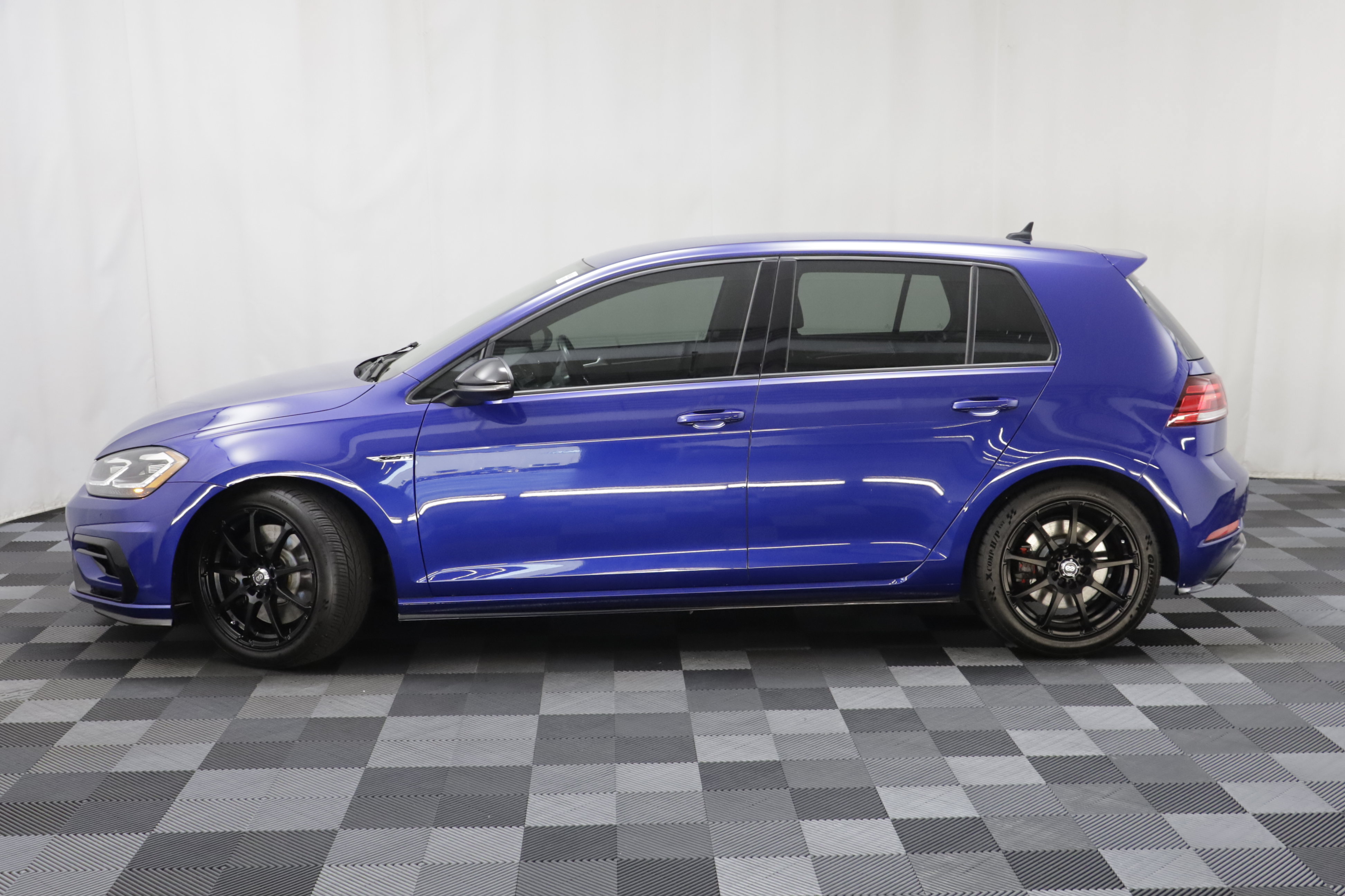 Used 2019 Volkswagen Golf R 4-Door AWD/4WD image 4