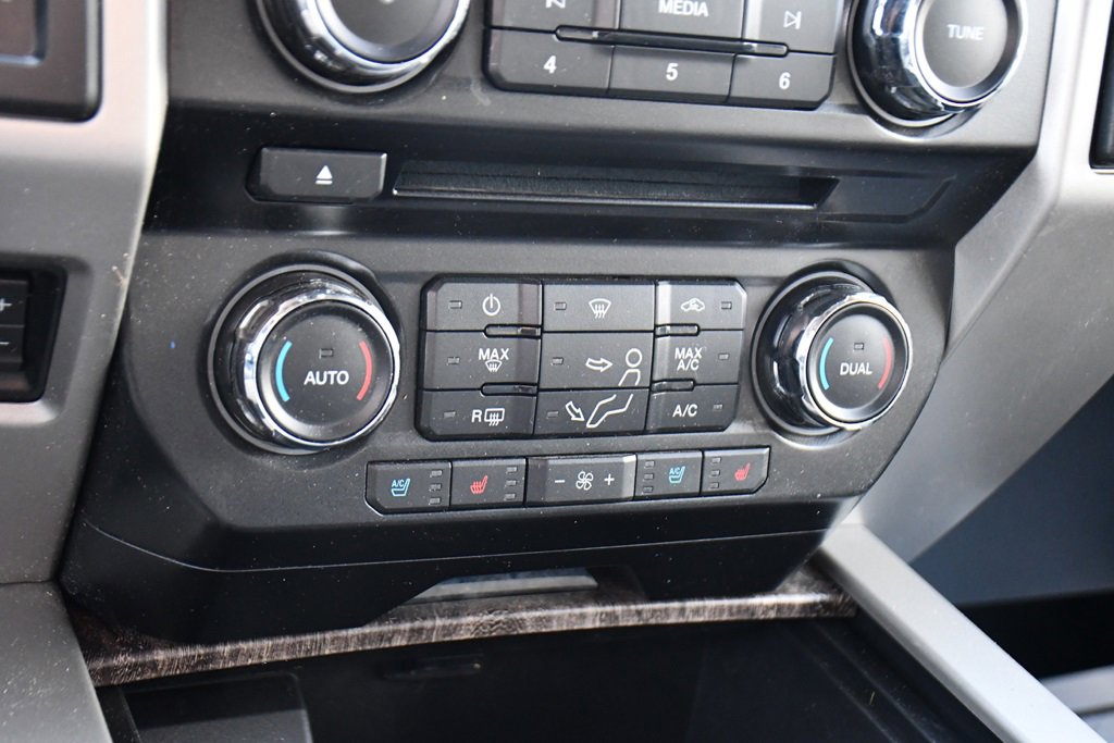 Used 2017 Ford F350 Lariat image 28