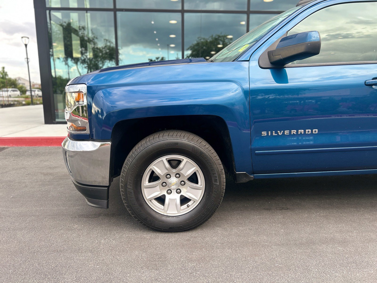 Used 2018 Chevrolet Silverado 1500 LT w/ All Star Edition RWD image 14