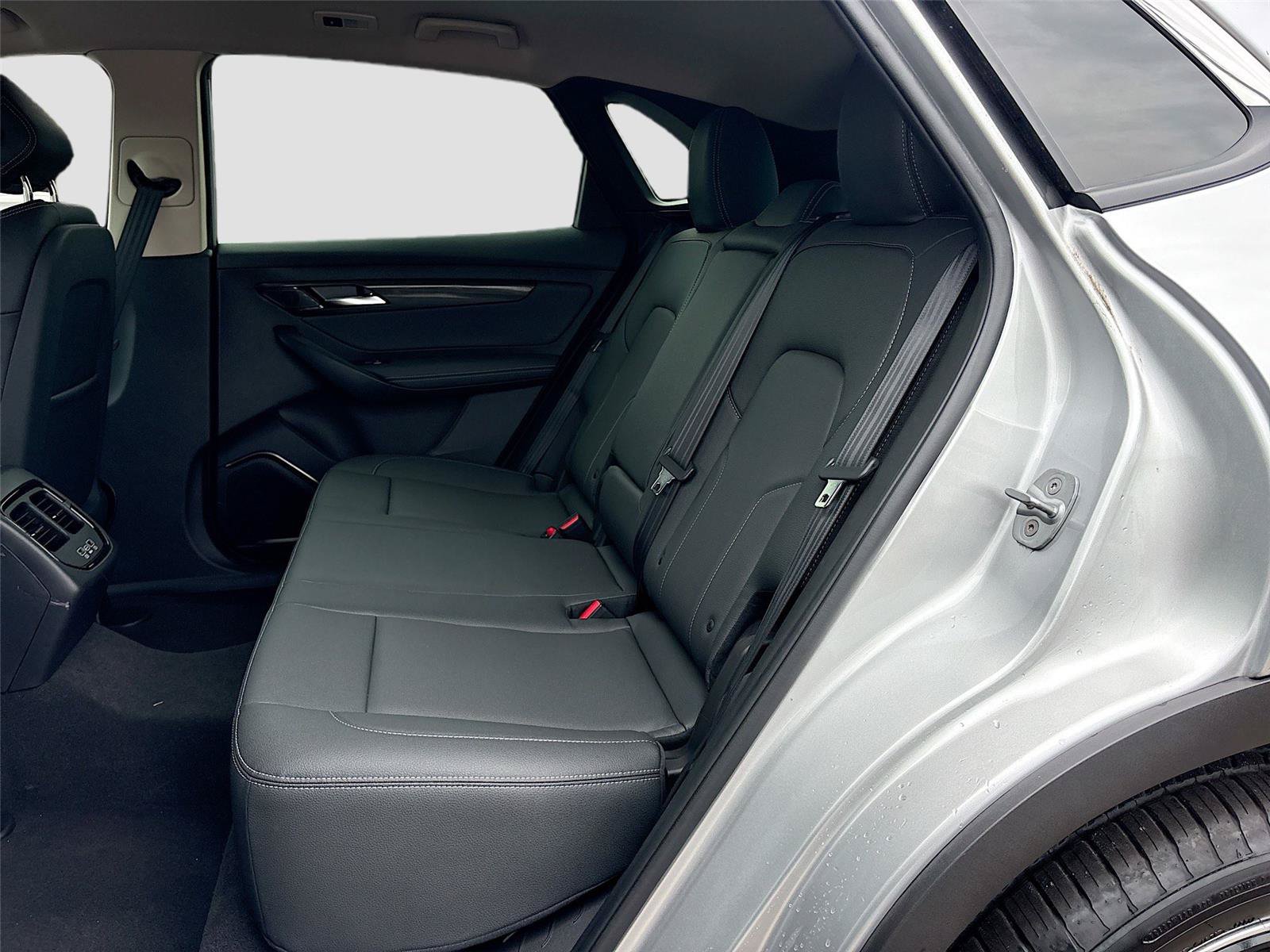 New 2025 VinFast VF 8 Eco AWD/4WD image 23