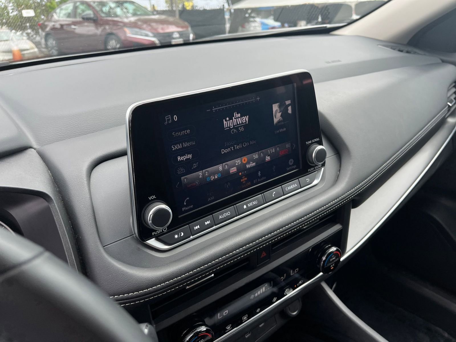 Used 2025 Nissan Rogue SV FWD image 17