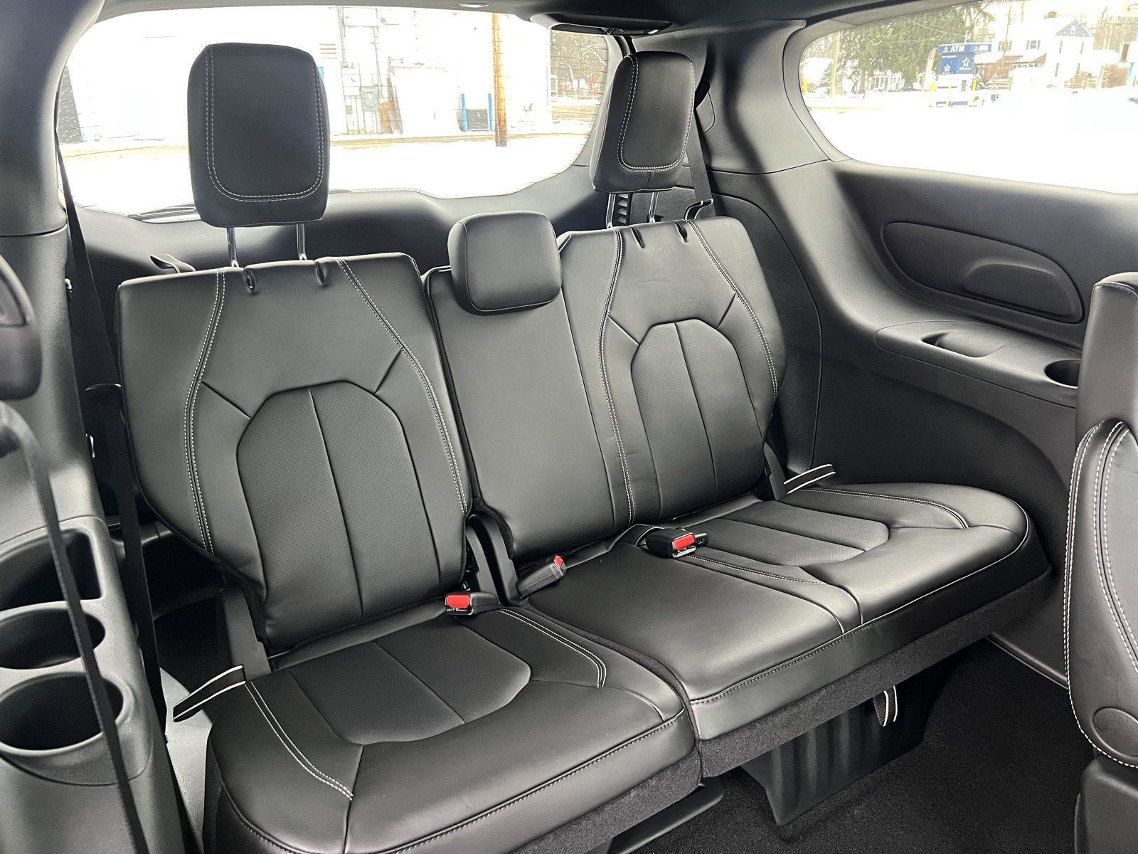 New 2026 Chrysler Pacifica Select w/ S Appearance Package image 34