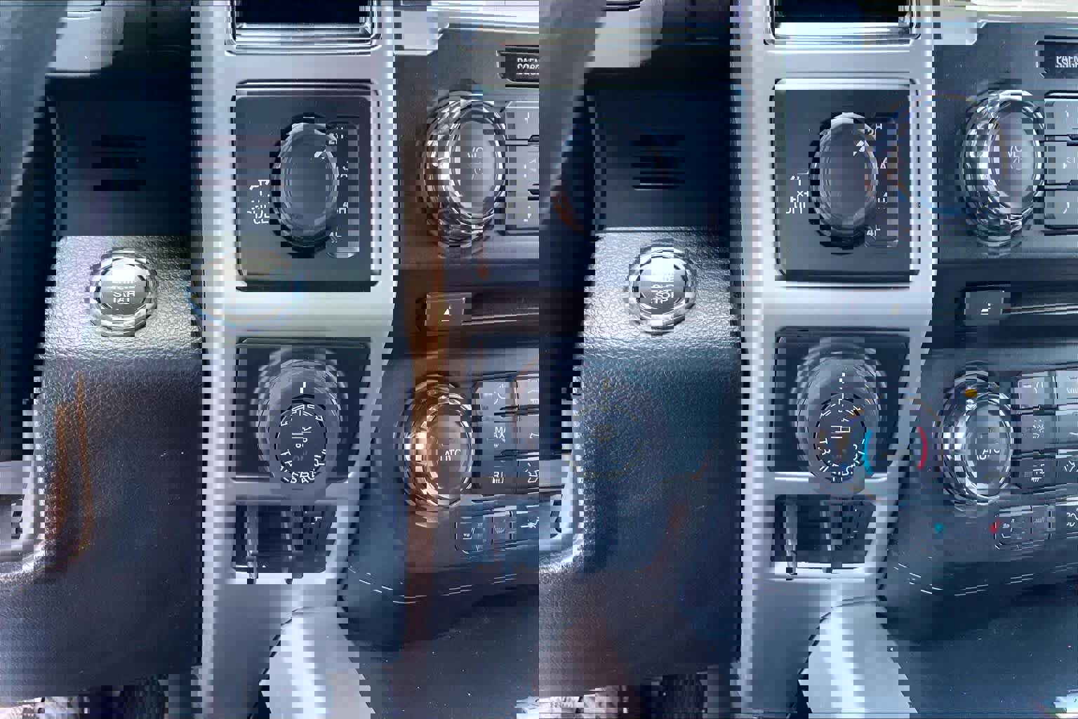 Used 2018 Ford F150 Lariat AWD/4WD image 33