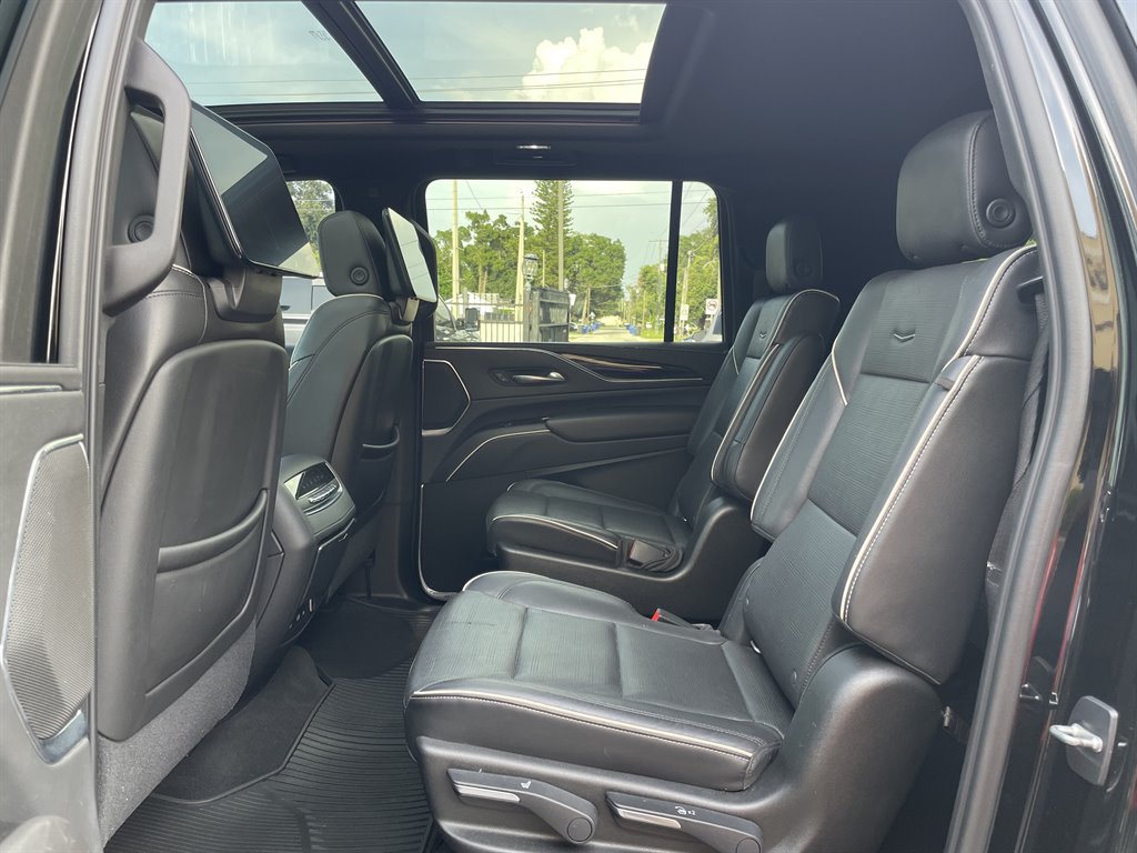 Used 2021 Cadillac Escalade ESV Sport w/ Driver Assist Tech Package AWD/4WD image 27