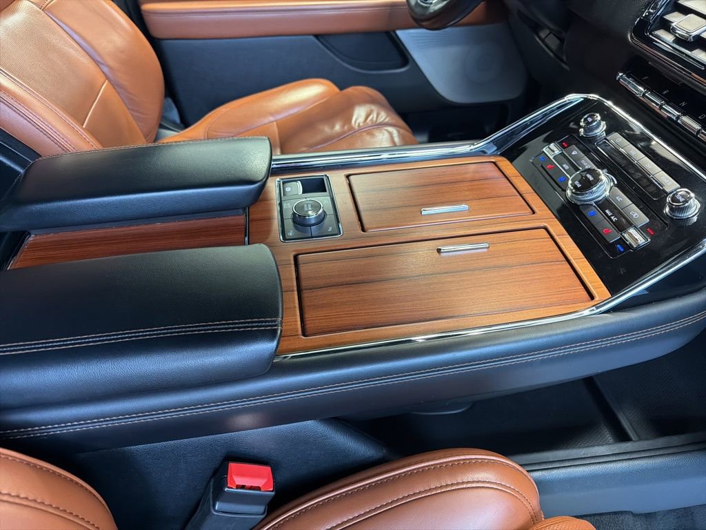 Used 2019 Lincoln Navigator L Reserve image 22
