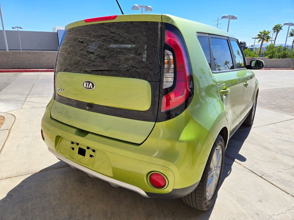 Used 2018 Kia Soul + image 4