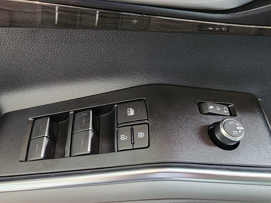 New 2026 Toyota Highlander Limited AWD/4WD image 11