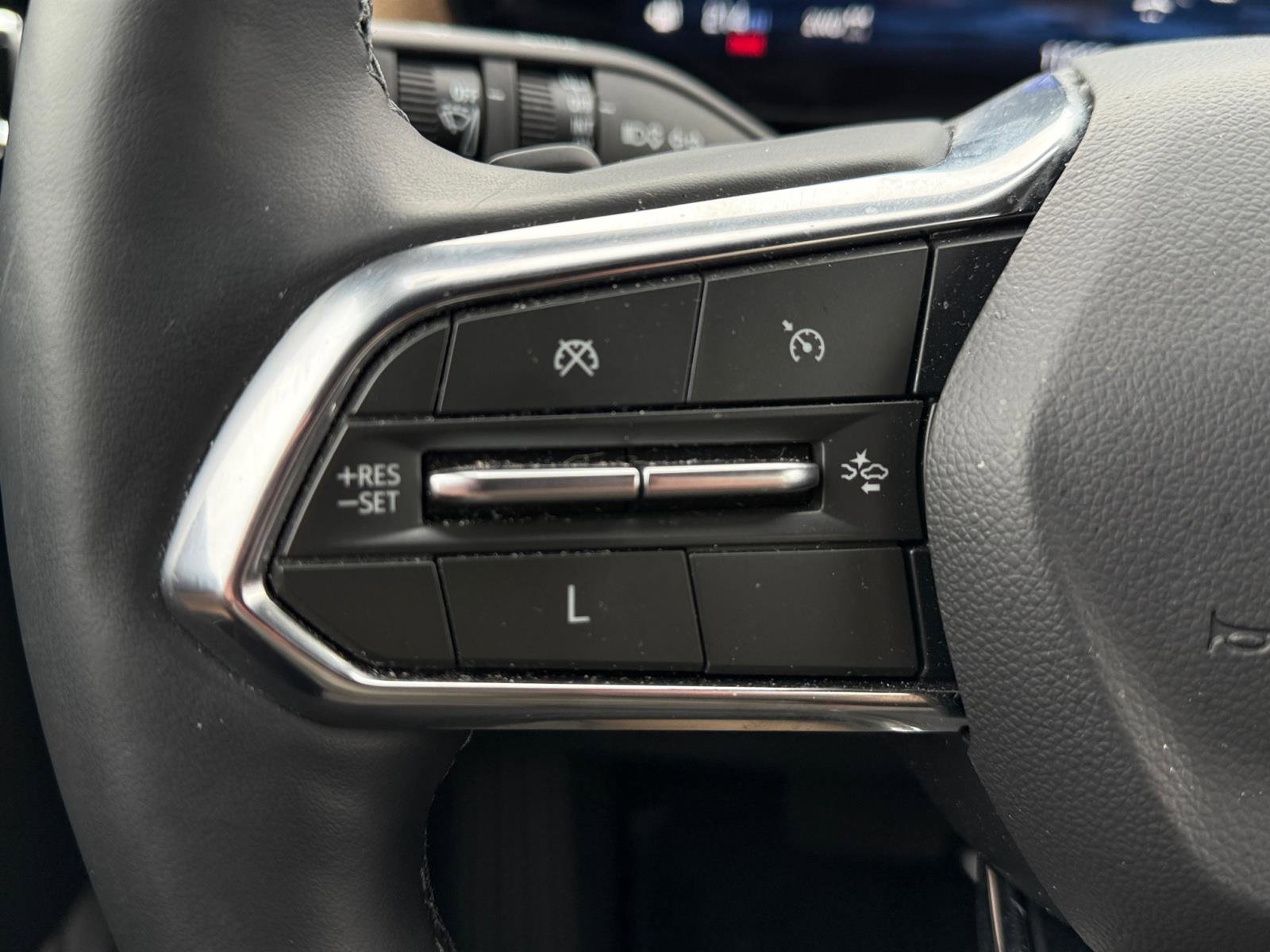 Used 2025 Chevrolet Equinox ACTIV w/ Safety and Technology Package image 23