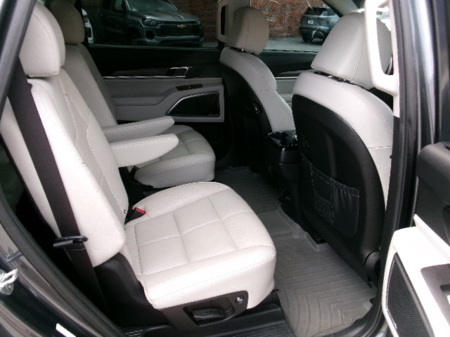 Used 2022 Kia Telluride SX FWD image 13