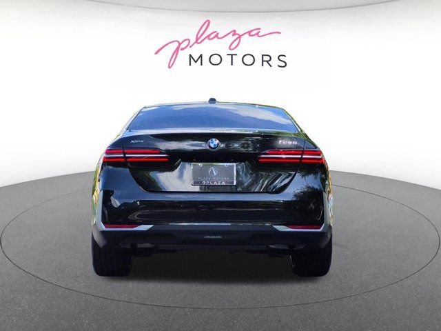Used 2024 BMW 530i xDrive w/ Premium Package AWD/4WD image 6