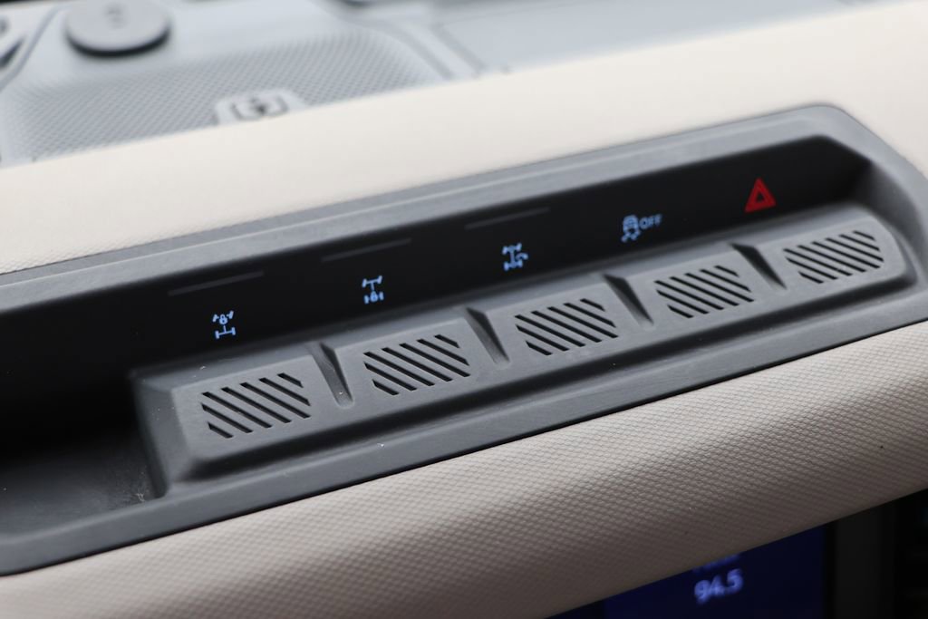 Used 2023 Ford Bronco Wildtrak image 28