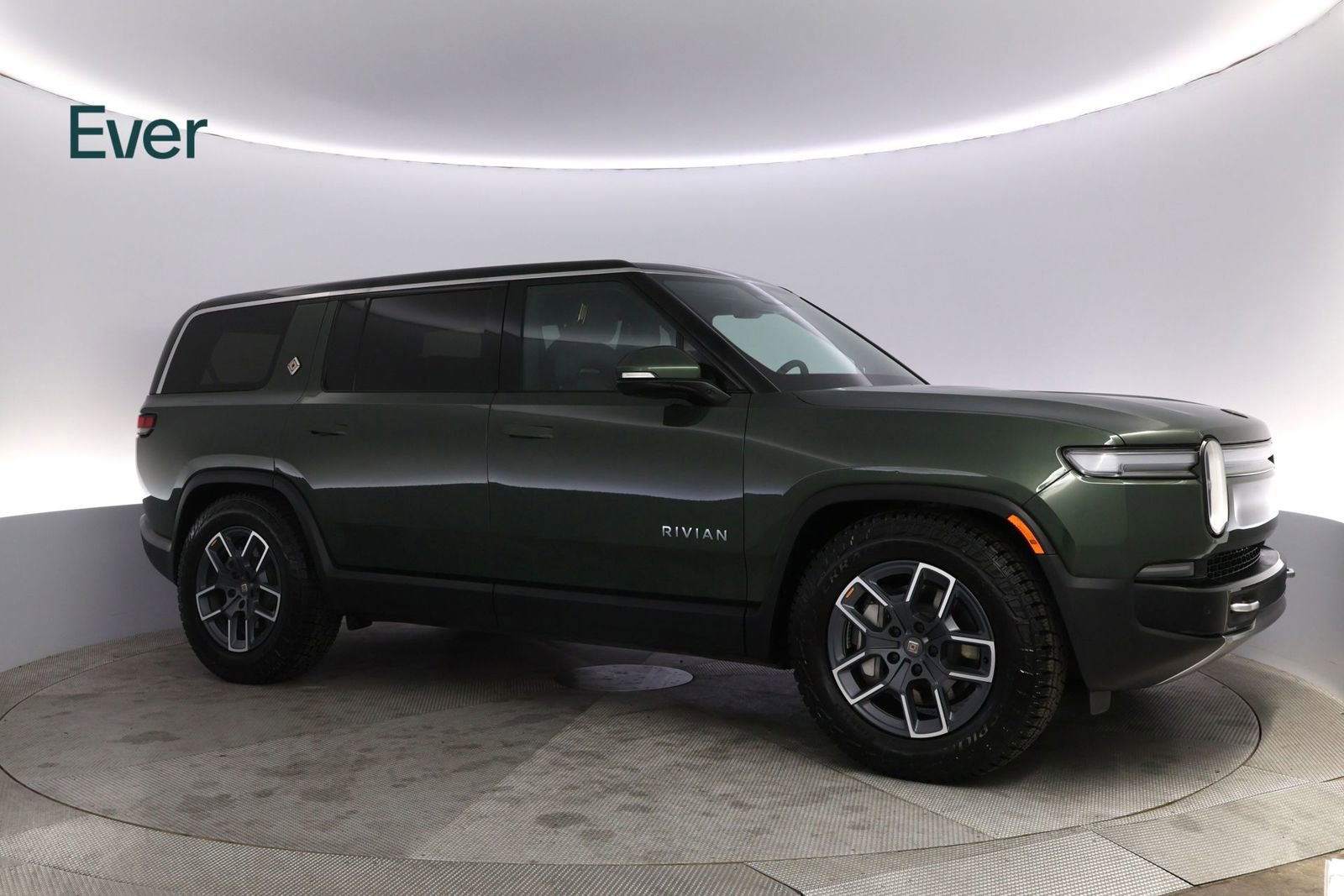 Used 2025 Rivian R1S Adventure image 14