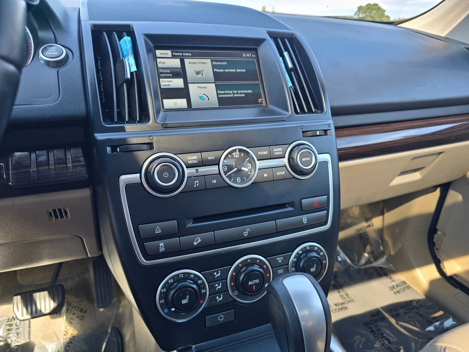 Used 2014 Land Rover LR2 HSE AWD/4WD image 28