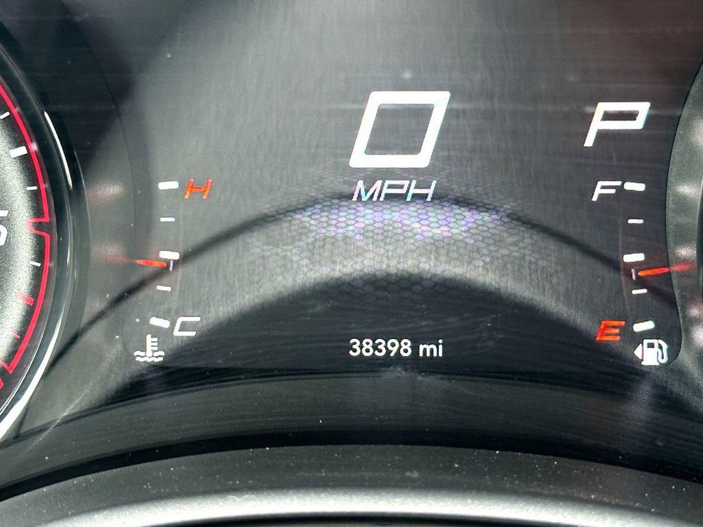 Used 2022 Dodge Charger SXT w/ Blacktop Package image 25