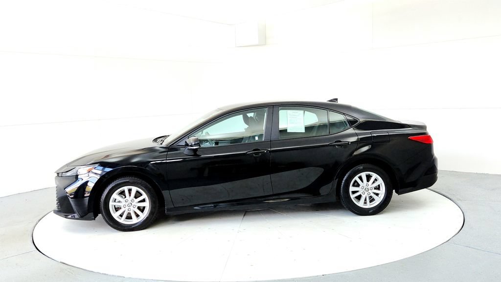 Used 2025 Toyota Camry LE FWD image 3