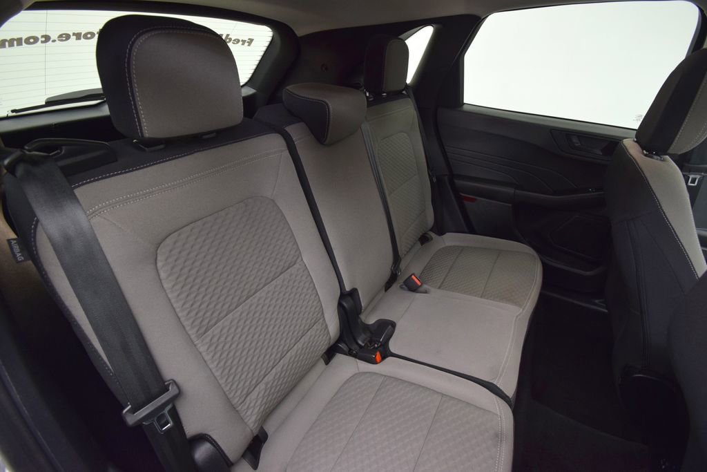 Used 2022 Ford Escape SE image 23