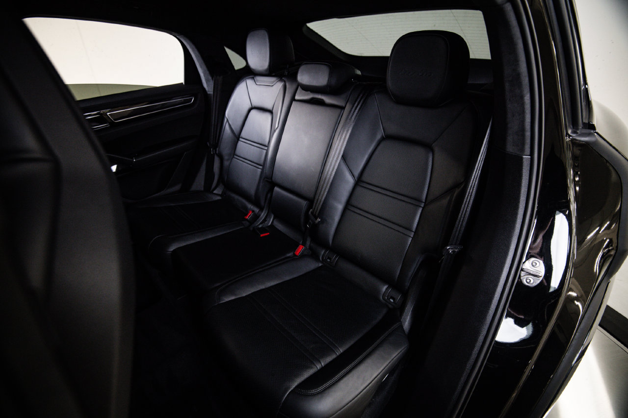 Certified 2020 Porsche Cayenne Turbo AWD/4WD image 24
