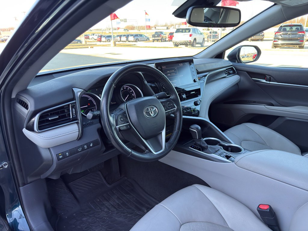 Used 2021 Toyota Camry XLE FWD image 9
